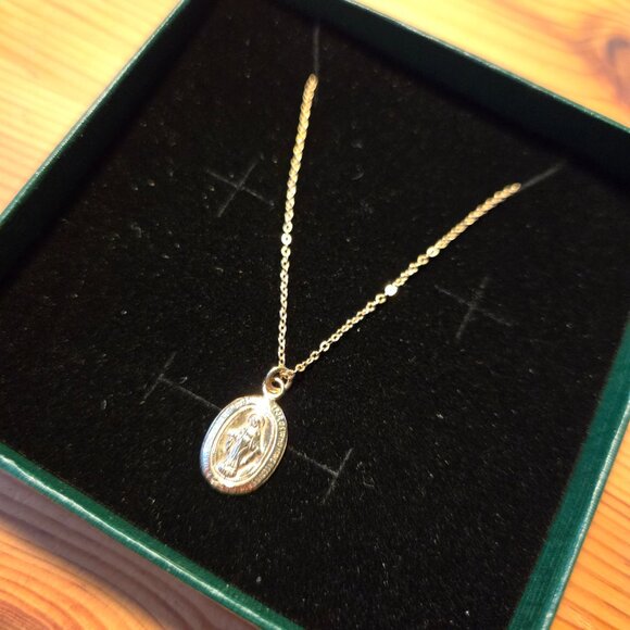 14K Solid Gold Virgin Mary Necklace - Miraculous Medal - Picture 2 of 4